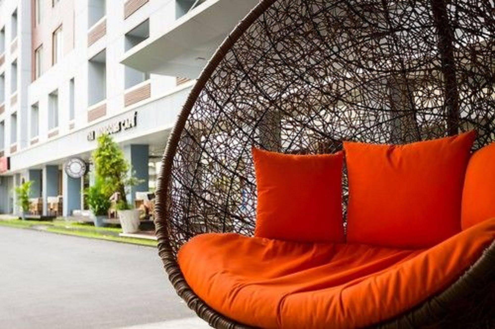 The Bedrooms Boutique Hotel Bangkok Exterior foto